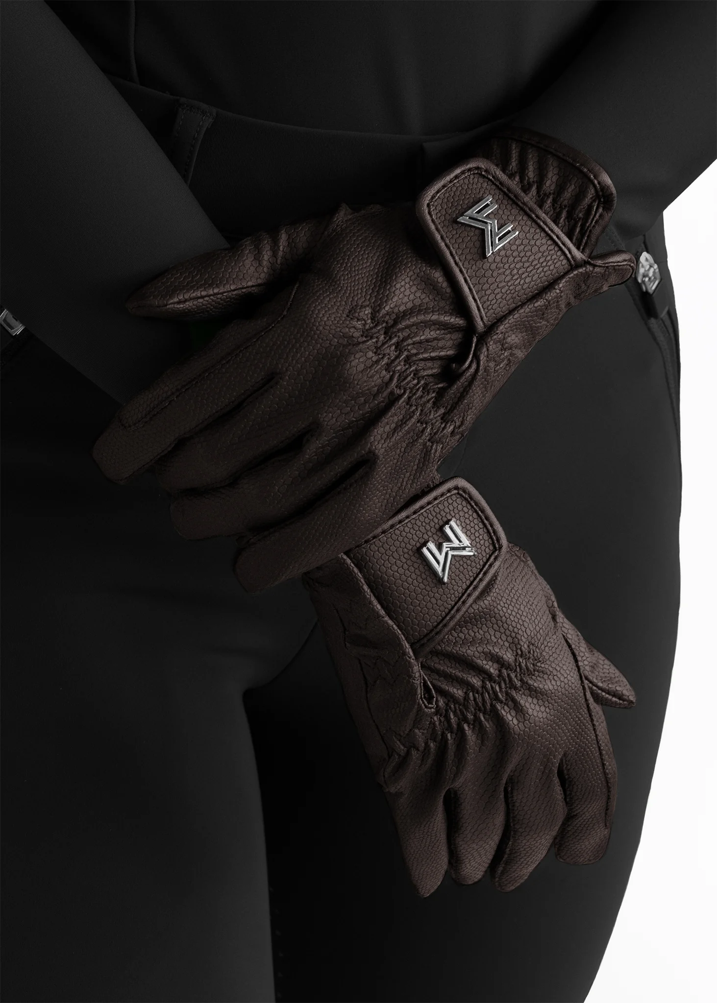 Emblem Riding Gloves (Chocolate)