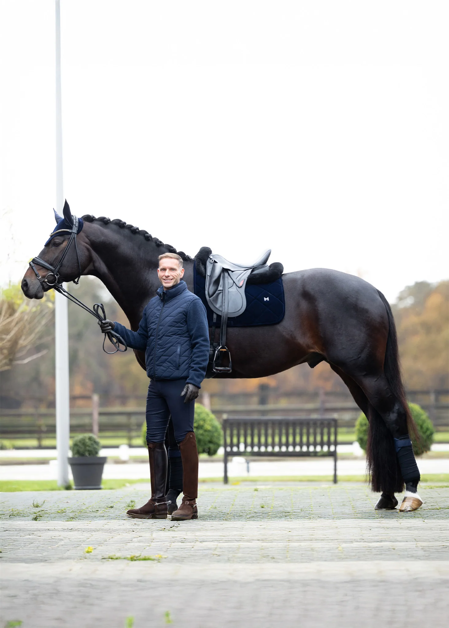 Velvet Dressage Saddle Pad (Sapphire) - Image 3